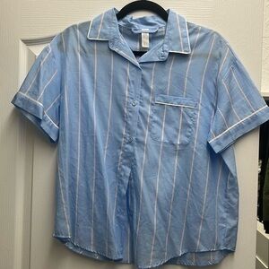 Blue Short Sleeve Button Down Shirt w White & Pink Pinstripes, Size M NEVER WORN